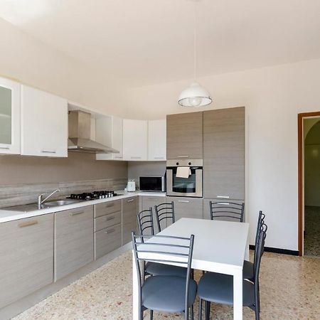 Joivy Family Flat With 3 Balconies, 10 Min To Beach Монелья Экстерьер фото
