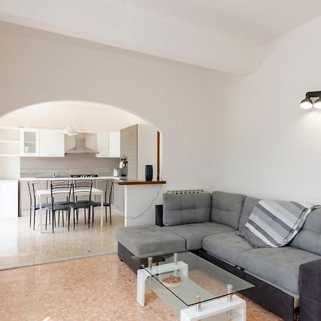 Joivy Family Flat With 3 Balconies, 10 Min To Beach Монелья Экстерьер фото